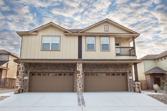 Building Photo - 113 Lakeview Ct
