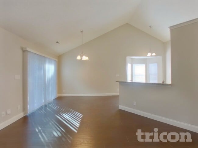 Photo - 3226 Twin Falls Ln