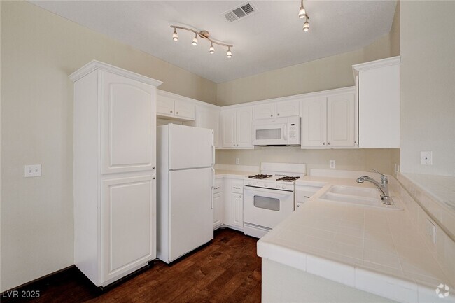 Building Photo - 251 S Green Valley Pkwy Unit 2311 Rental