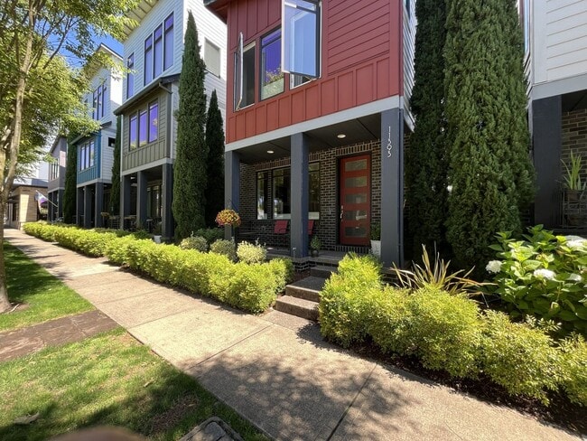 Photo - Spacious 2,511 Sq Ft Wilsonville Townhome with Vaulted Loft, Modern Kitchen & Attached Two-Car Ga...
