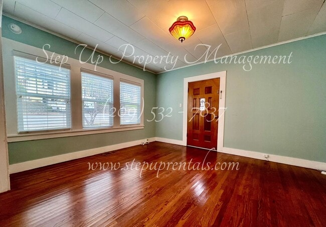 Photo - Cozy Downtown 2 Bedroom Bungalow in the Heart of Sonora!