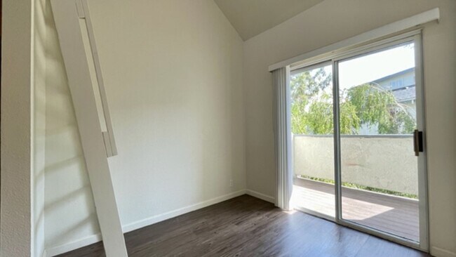 Photo - 2 Bedroom + Loft Condo in Parkwood Village Unit H
