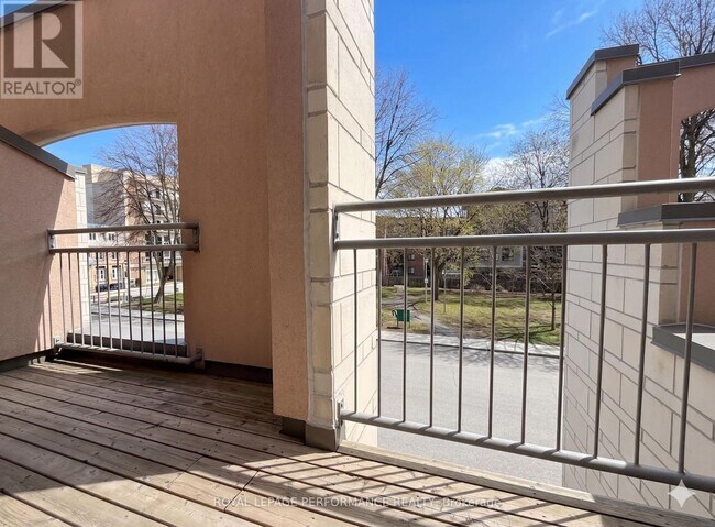 Photo - 185 Cumberland St Unité B