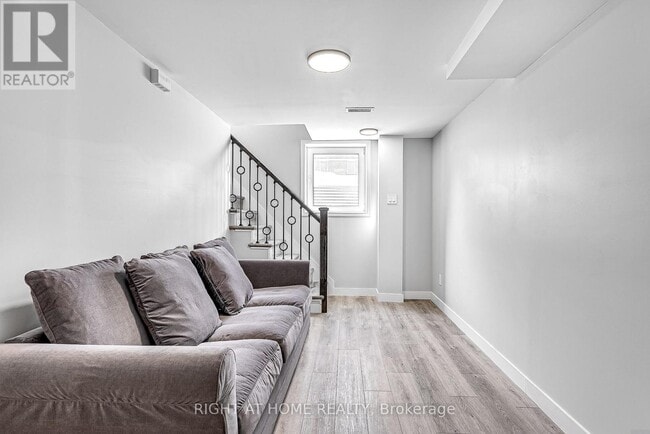 Photo - 902 Kenzie St