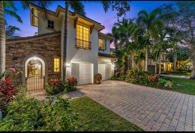 Photo - 834 Madison Ct