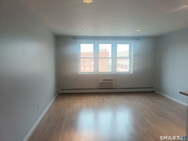Photo - 140 Grove St Unit 5K