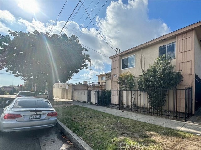 Building Photo - 703 W Anaheim St Rental