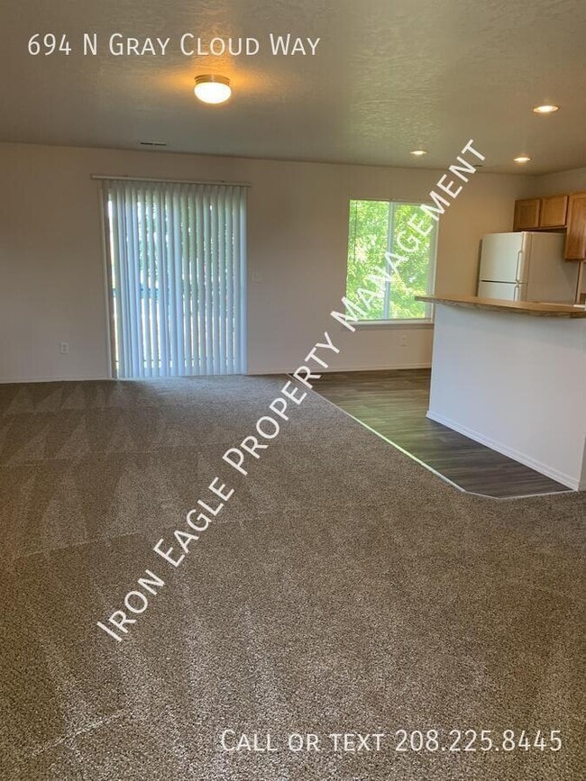 Photo - 694 N Gray Cloud Way