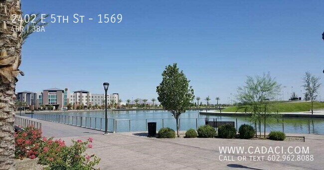 Photo - 2402 E 5th St