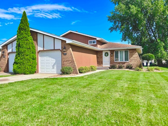 Photo - 205 Juniper Dr