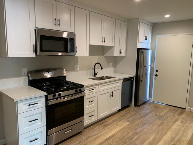 Photo - 4037 Van Dyke Ave Unidad B