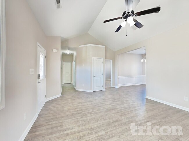 Photo - 2403 King Malcolm Ln