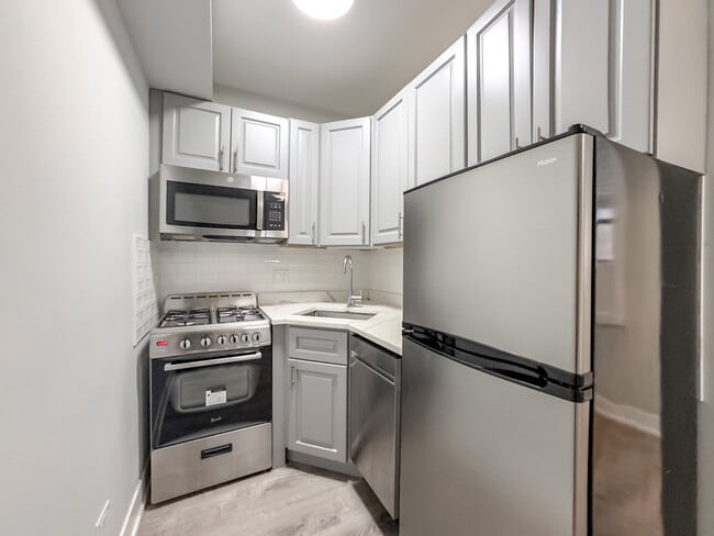 Photo - 545 W Belmont Ave Unit G4