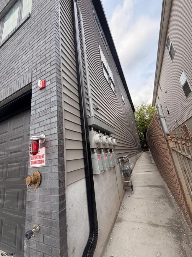 Photo - 129 Mt Pleasant Ave Unidad 3