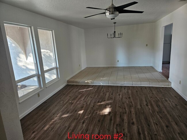 Photo - 1304 Fruitridge Dr