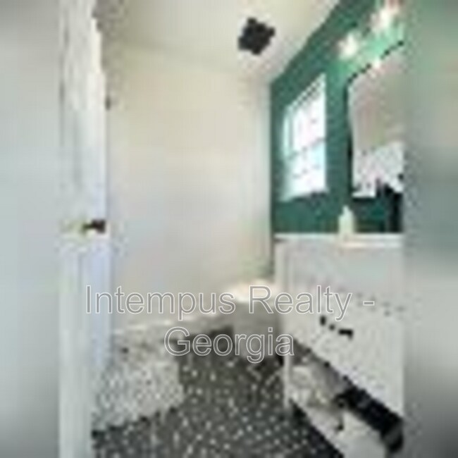 Photo - 301 Station Trl