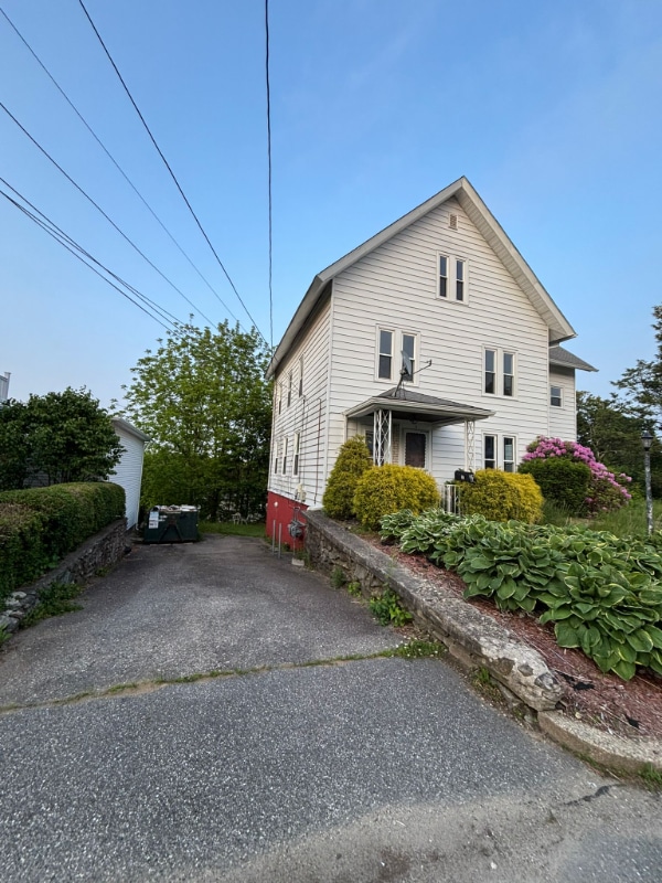 Building Photo - 2XX Miles St Unit 1 Rental