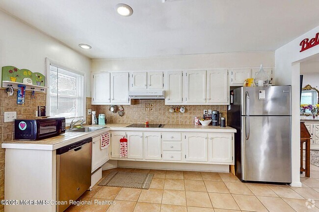 Building Photo - 664D Plymouth Dr Rental