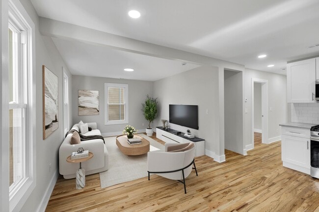 Building Photo - 10 Perry Hill Rd Unit 2 Rental