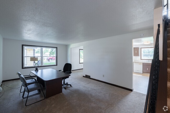 3BR, 1BA - 1144SF - Living Room