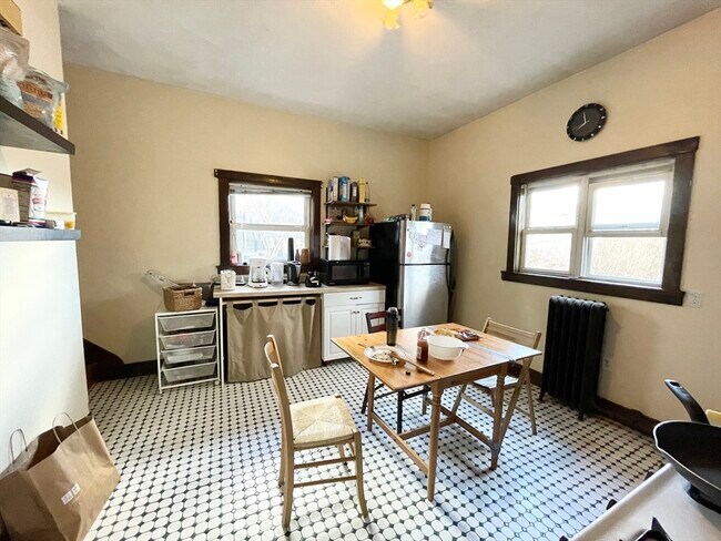 Photo - 112 Allston St Unidad 1