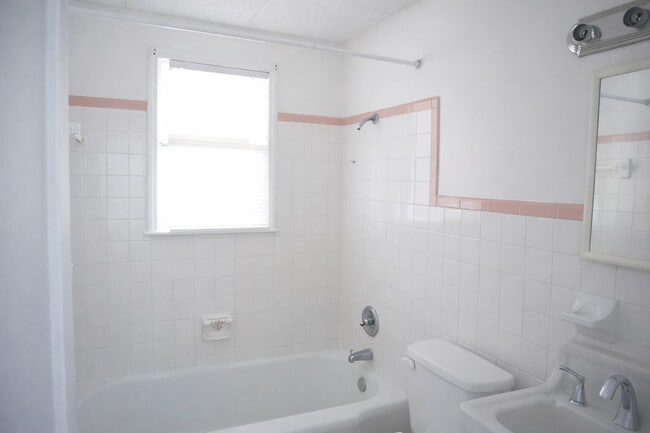 Photo - 1056 NE 34th Ct