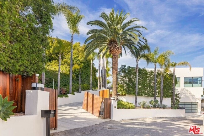 Photo - 9405 Sierra Mar Pl