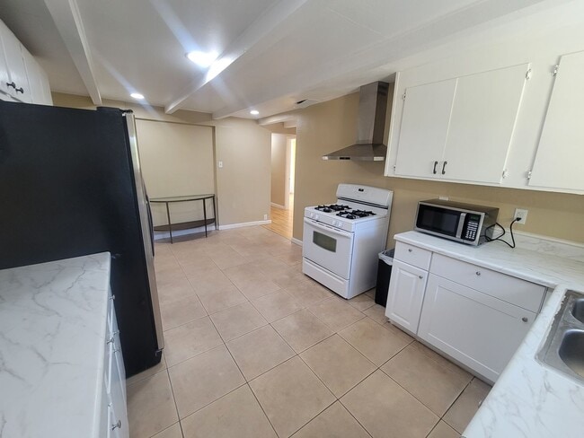 Photo - 1528 Los Robles Blvd