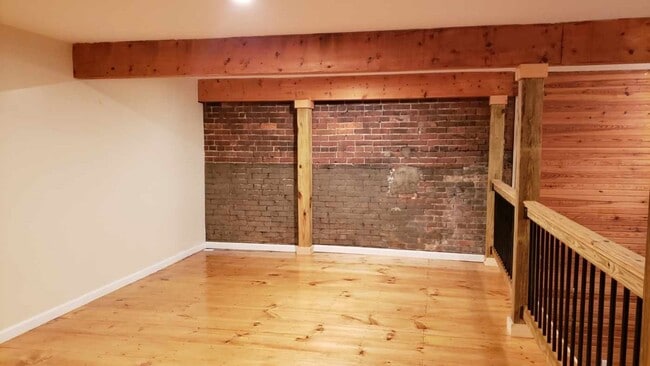 Photo - 114 E Main St Unit Apartment - 3