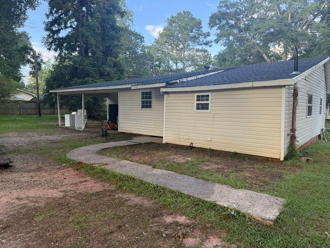 Photo - 108 Church Rd