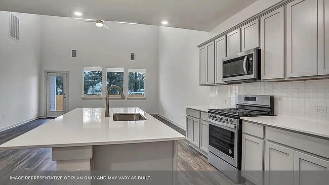 Photo - Room in House on Lubeck Dr