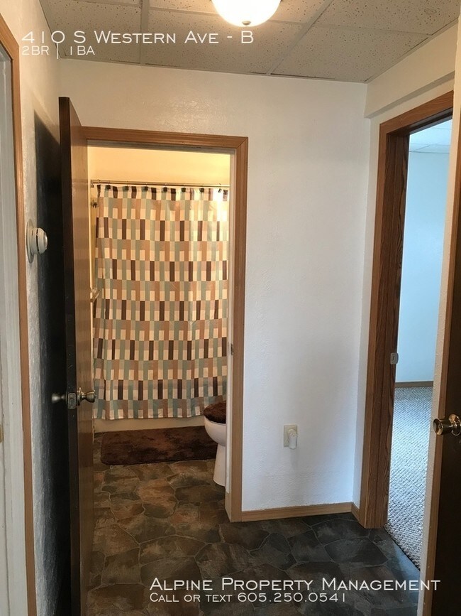 Photo - 2 Bed/1 Bath Ground Floor Duplex for Rent!! Unit B