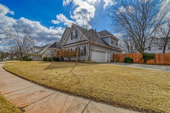 Photo - 212 Tisbury Rd
