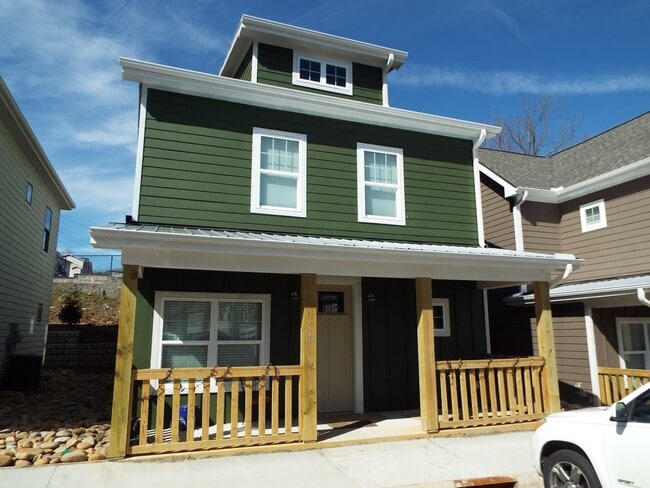 Photo - The Landing at Western Carolina