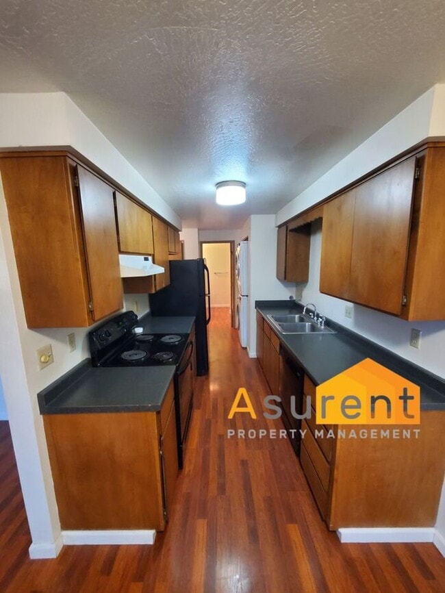 Photo - Charming 4-Plex 2 Bedroom 1 Bathroom Unit Available Soon!