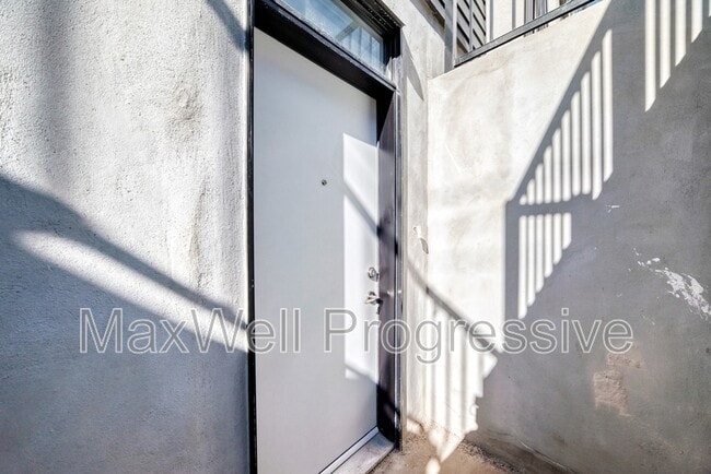Photo - 11115-11151 51 St NW