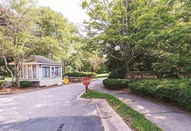 Photo - 250 Hammond Pond Pkwy Unit 514N