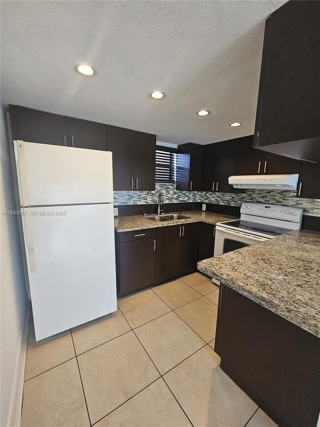 Photo - 8290 Lake Dr Unit 303