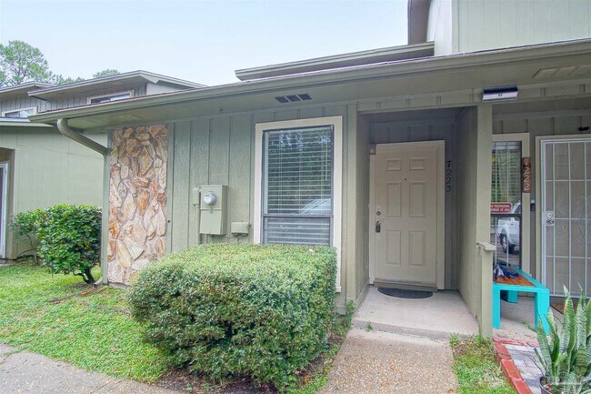 Building Photo - 7223 Lago Vista Ct Rental