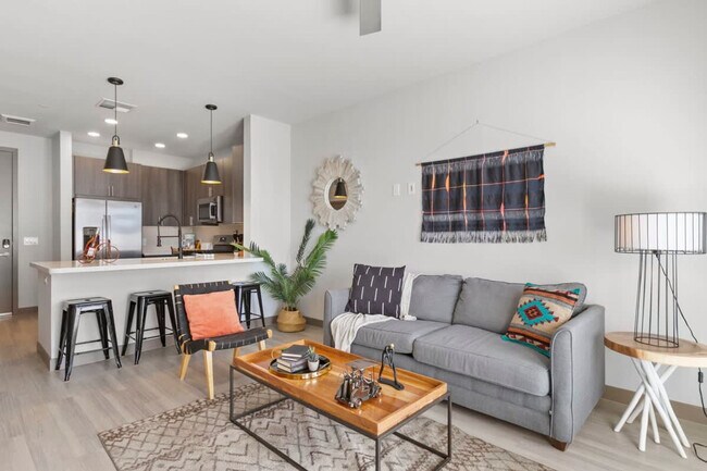 Photo - 400 N 2nd Ave Unidad ID1014572P