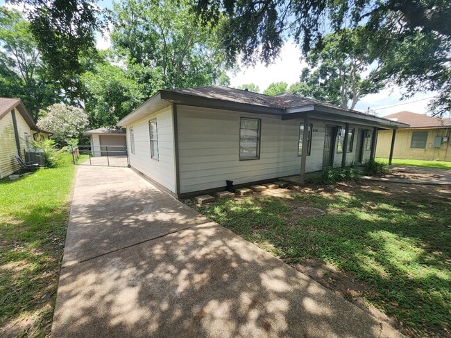 Building Photo - 610 Tovrea Rd