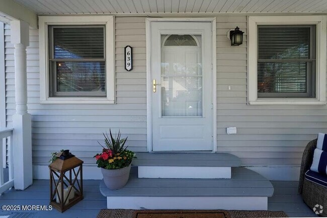 Building Photo - 639 Redmond Ave Rental