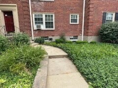 Building Photo - GREAT AREA! GREAT 1 BDRM APT! GREAT DEAL! Unit 4F