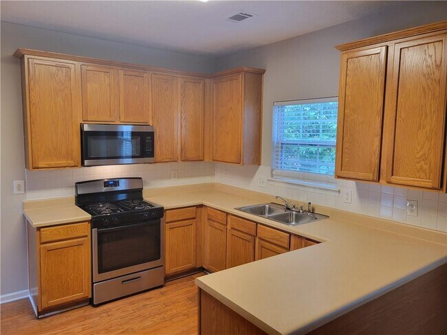 Photo - 310 Hulan Way House