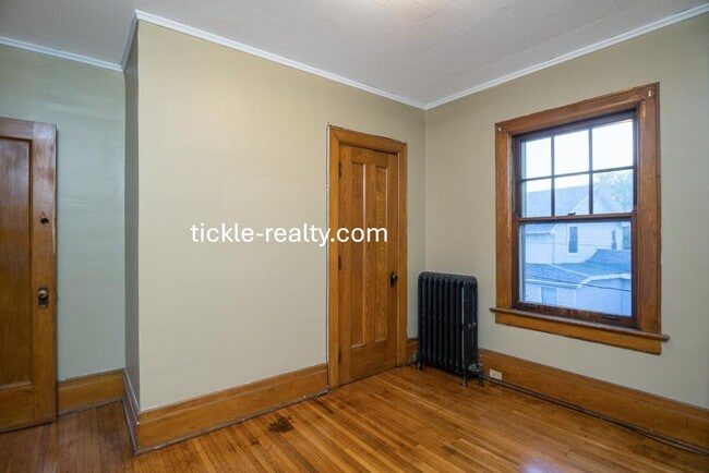66 Henrietta St Unit 3