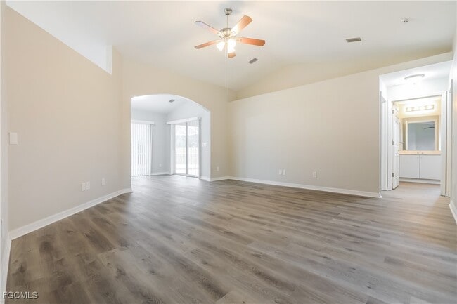 Building Photo - 2938 Parrot St Rental