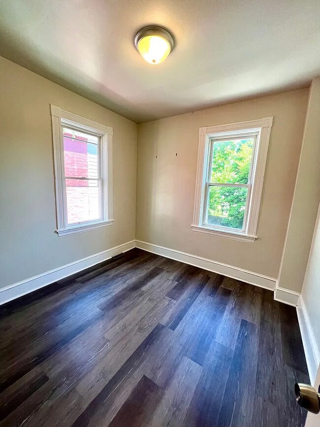 Photo - beautifully updated 3-bedroom, 1-bathroom townhouse