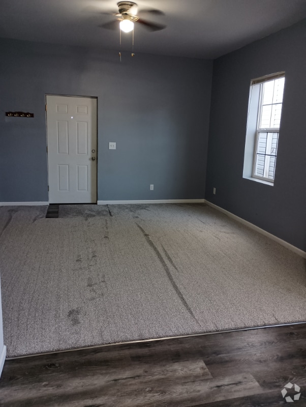 Building Photo - 21-D S Main St Rental