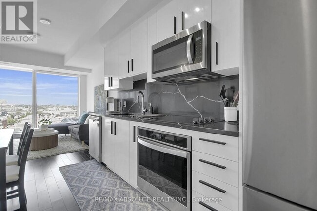 Photo - 805 Carling Ave Unit 902
