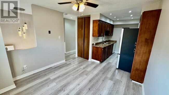 Photo - 16 Franklin Ct